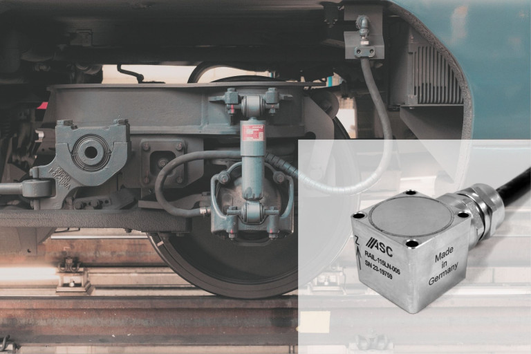 Ruggedized MEMS capacitive accelerometer for railway applications