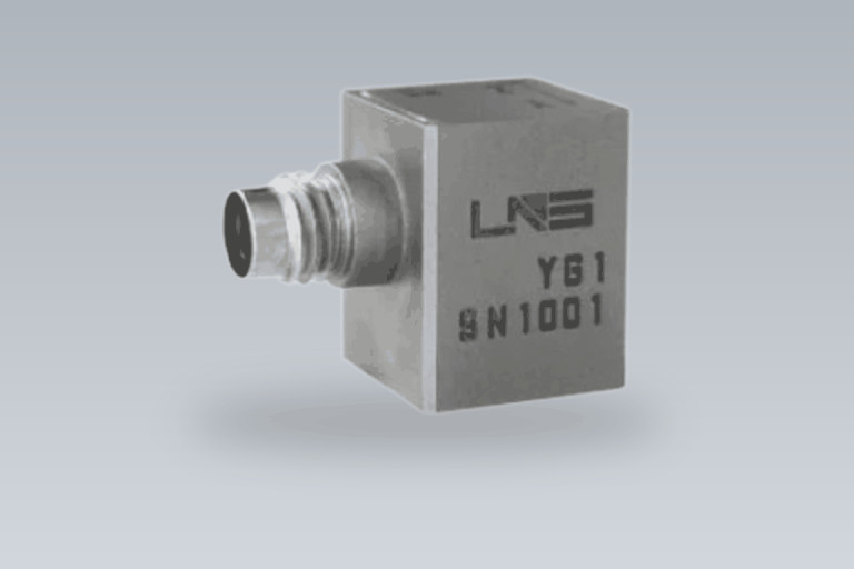 Nouvel accéléromètre triaxial IEPE isolé pour environnements CEM sévères